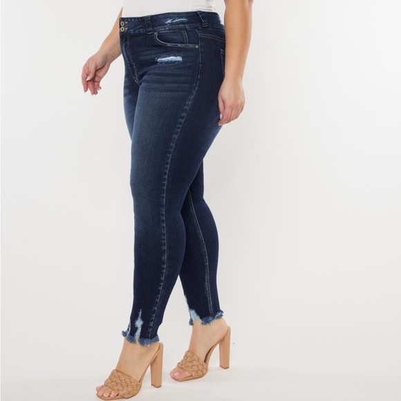 NWT Kancan PLUS + REG Size Ariana Dark Wash High Rise Raw Hem Skinny Jeans - Picture 3 of 14